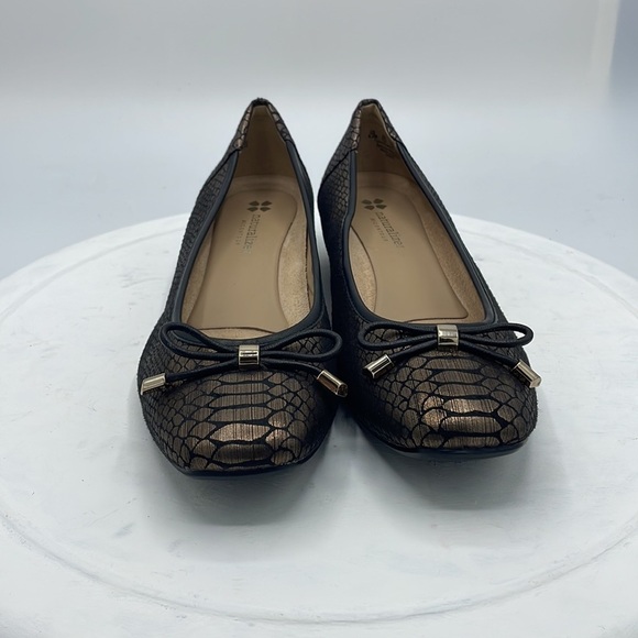 NWOT-Naturalizer Dove Wedge Flats - Picture 8 of 15